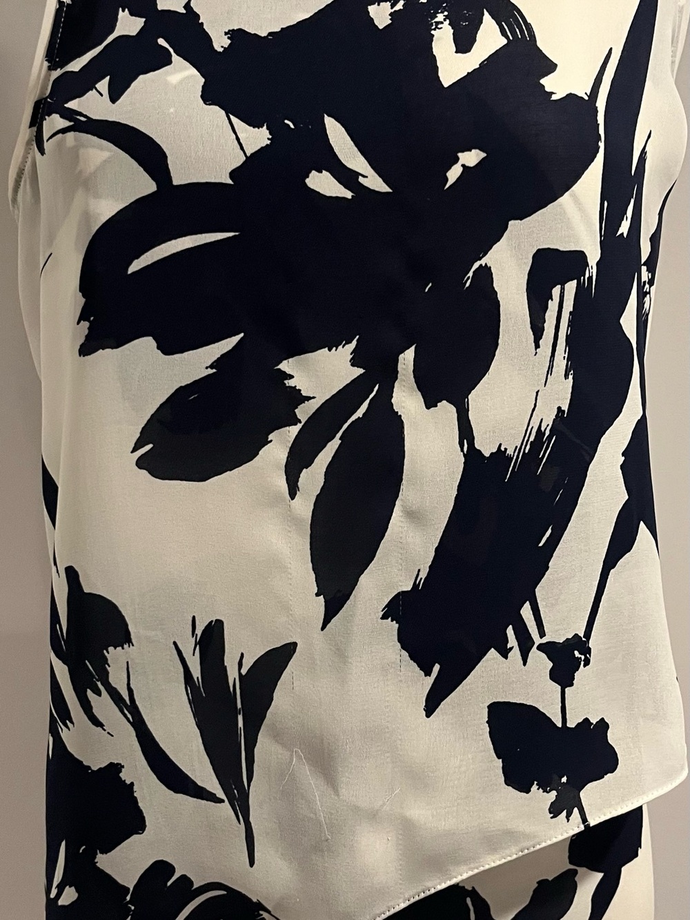 WHITE HOUSE BLACK MARKET Floral ASYMMETRIC Blouse Sz M ORIG $125+! LUX DEAL!